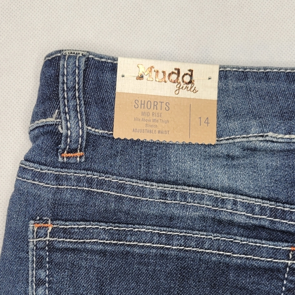 Mudd Embroidered Shorts - Picture 3 of 5
